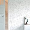 Duurzaam Behang | Birds & Blossom | Grijs | 97.4 x 280 cm | Kek Amsterdam | Peltenburg Natuurverf - Afbeelding 4