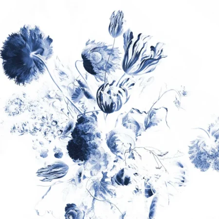 Duurzaam behang | Bloemen behang | Royal Blue Flowers I | Kek Amsterdam | Peltenburg Natuurverf