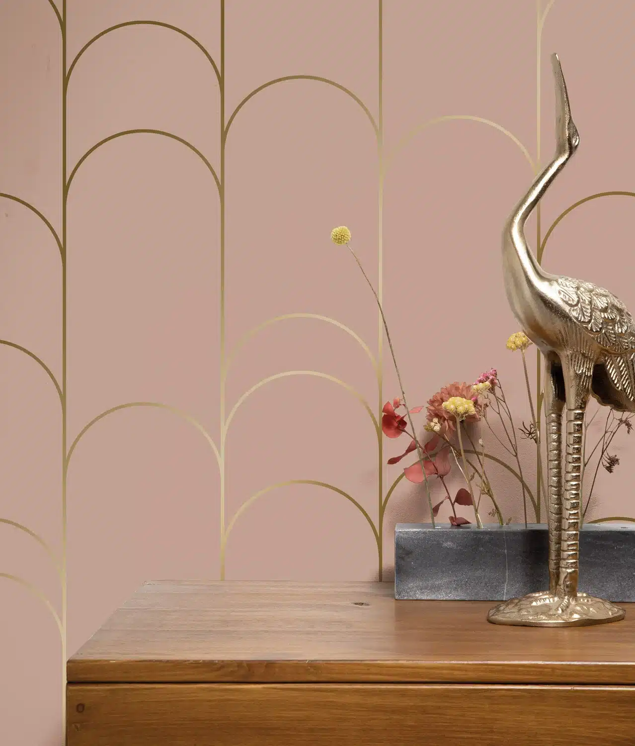 Duurzaam Behang | Golden Lines | Goud geometrische lijnen | Nude II |100 x 280 cm | Kek Amsterdam | Peltenburg Natuurverf