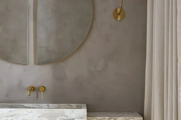 Kalkverf badkamer: ontdek of kalkverf geschikt is voor de badkamer, waar je het kunt gebruiken en waar je beter een andere afwerking kiest.